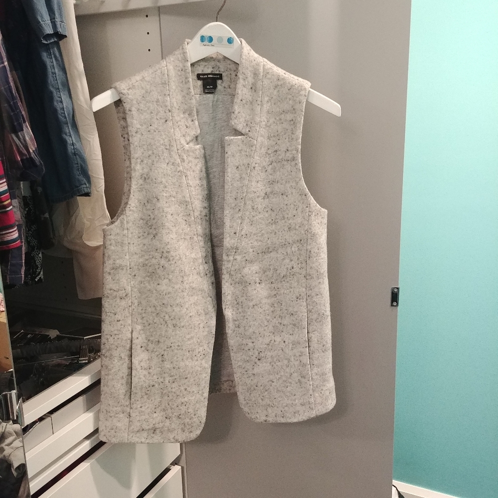 Club Monaco wool vest size XS like new